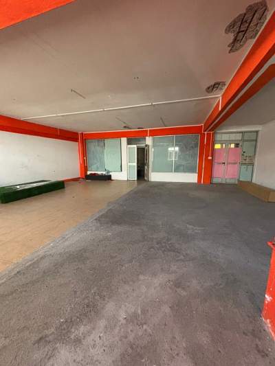 Emplacement à louer à Vel plaza goodlands - Commercial Space on Aster Vender