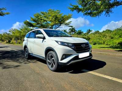 TOYOTA RUSH  S PACKAGE 7 SEATER FACELIFT 2019 - Family Cars