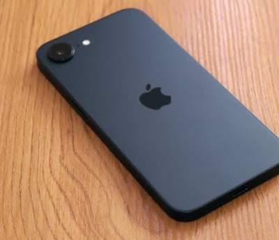 iPhone 16e - iPhones