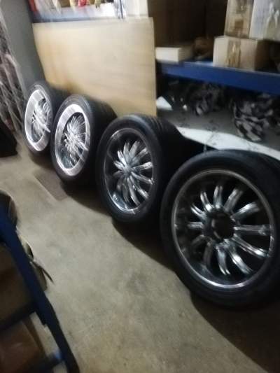 Jantes cosmiques 20 pouces + pneus - Spare Parts