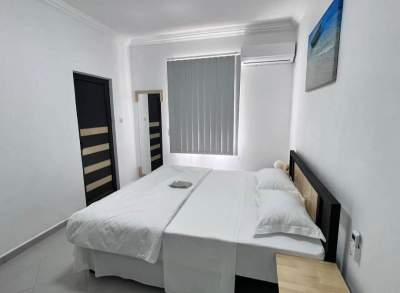 Beachside Apartment Building - House on Aster Vender