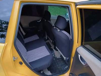 Honda FIT - Family Cars