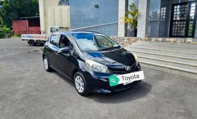 Toyota Vitz 2011 - Compact cars