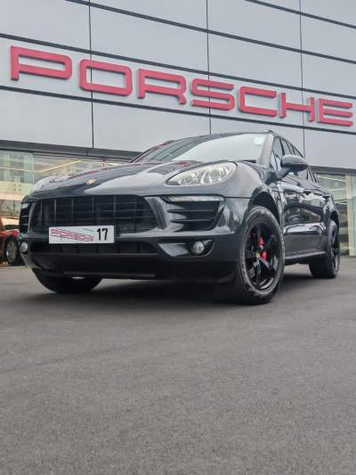 Porsche Macan - Luxury Cars