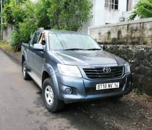 Toyota Hilux - Pickup trucks (4x4 & 4x2) on Aster Vender
