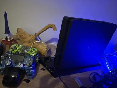 Ps4 slim - PlayStation 4 (PS4) on Aster Vender