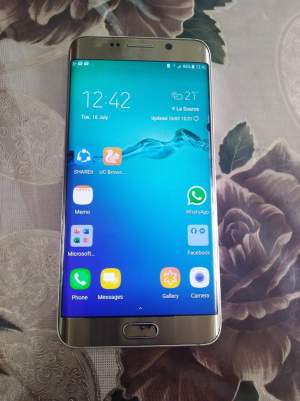 Portable S6 edge plus gold a vendre - Samsung Phones on Aster Vender