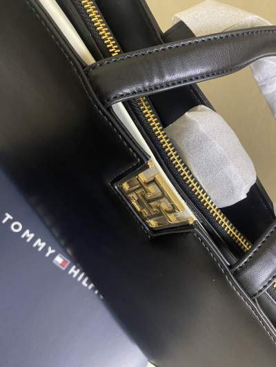 Original New Tommy Hilfiger Bag - Bags