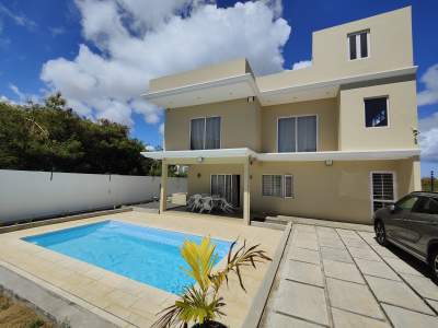Villa with 2 Apartments for Sale – Pereybere - Villas