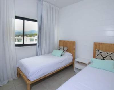 2 Artisanal Bed and mattress - Bathroom