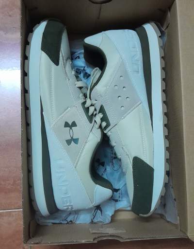 UNDER ARMOUR SHOES - Sneakers