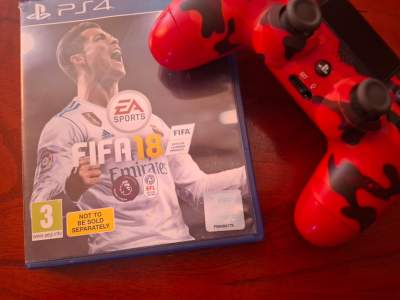 PS4 SLIM ( An additional free controller + 1 game not included in cost ) - PlayStation 4 (PS4)