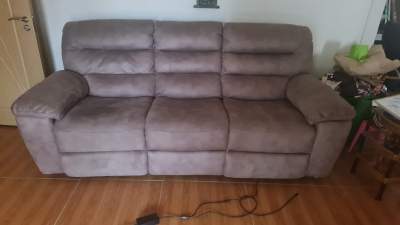 KUKA SOFA - 3 SEATER - BROWN COLOUR - MOTORISED RECLINER TYPE - Sofas couches