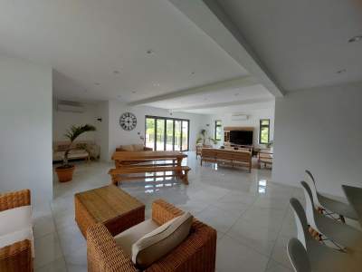 Fully Furnished Luxury Villa for Sale – Résidence Mont Choisy