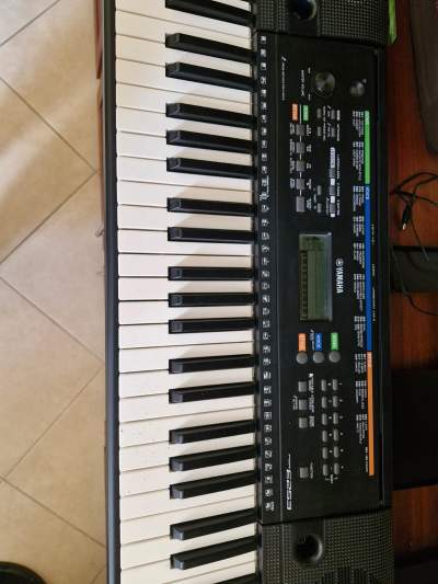 Yamaha Keyboard - Electronic piano