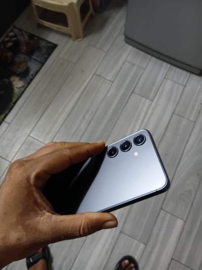 Samsung Galaxy S24 - Android Phones