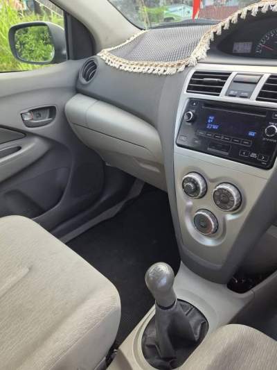 TOYOTA YARIS (JAPAN) - Family Cars