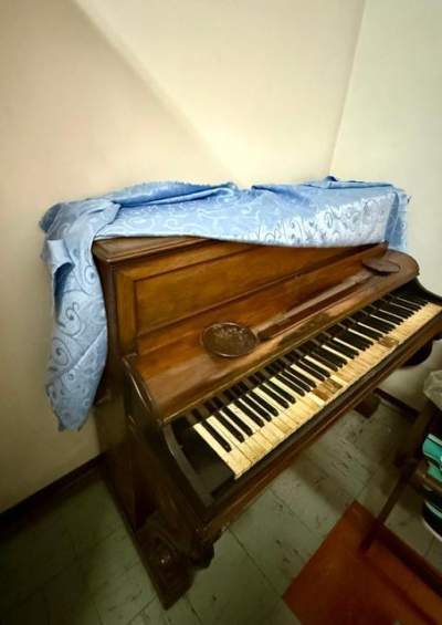 Piano antique prestigieuse marque PLEYEL - Antiquities