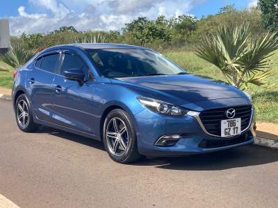 Mazda Axela 2017 for Sale - Family Cars