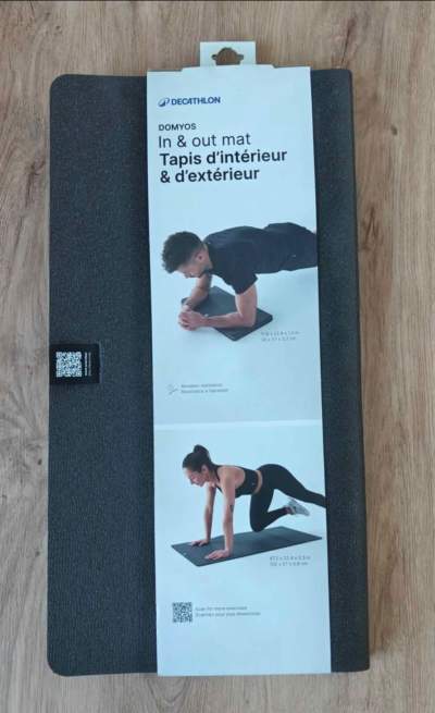 MOVING OUT SALE ! 8mm Thick Indoor Outdoor Folding Fitness Mat - Black - Fitness & gym equipment