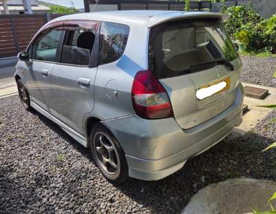 Honda fit 2004 - Compact cars