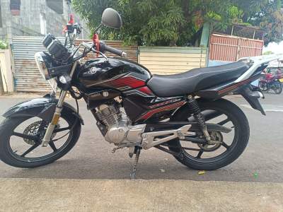 YBR 125 serial AL - Roadsters