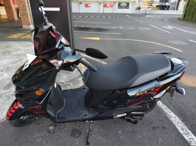 Suzuki Avenis 125cc - Scooters (above 50cc)