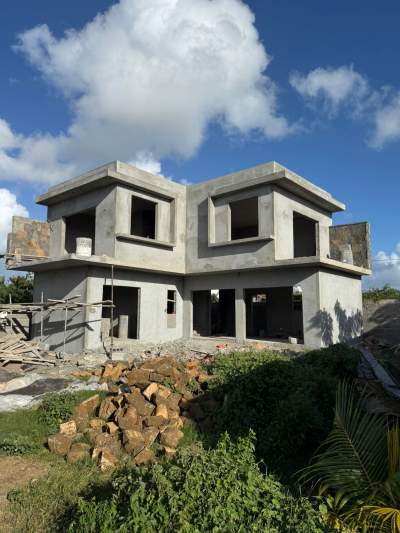House for sale - House