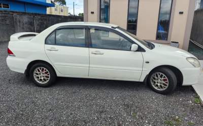 Mitsubishi Lancer 2005 - Family Cars
