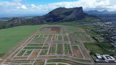 11 , 12 perches Morcellement Pierrefonds Palma - Land