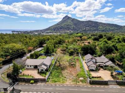 LAND FOR SALE - BLACK RIVER - Land