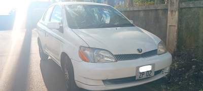 Toyota Platz Year 02 - Compact cars