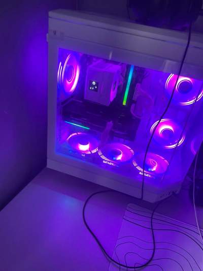 High Performance Gaming PC + Monitor - PC (Personal Computer)