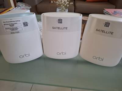 Netgear RBK23 Mesh wifi Router and satellites - Wifi Repeater (Extender)