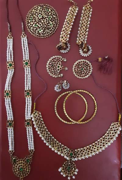 JEWELLERY SET - Necklaces