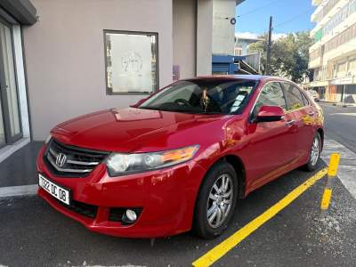 Honda Accord - Compact cars on Aster Vender