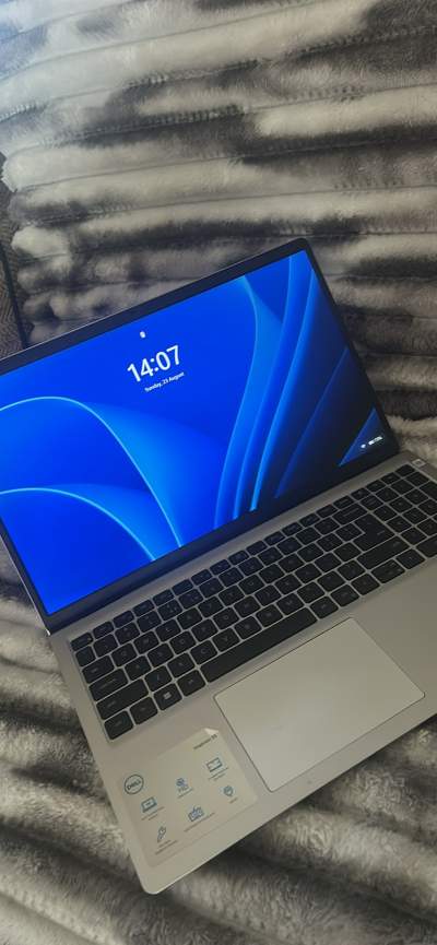 Ordinateur portable Dell Inspiron 15 Argent CORE i3 - Laptop