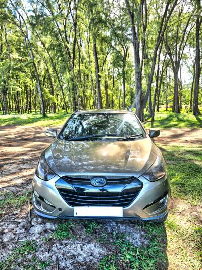 Hyundai ix35 - SUV Cars
