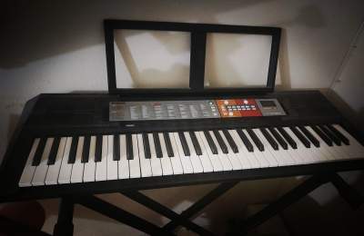 Yamaha PSR-F50 61-Key Digital Keyboard - Electronic piano