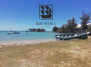 20 p in Grand Gaube coastal region, near Seaside. Rs 2M - Land on Aster Vender