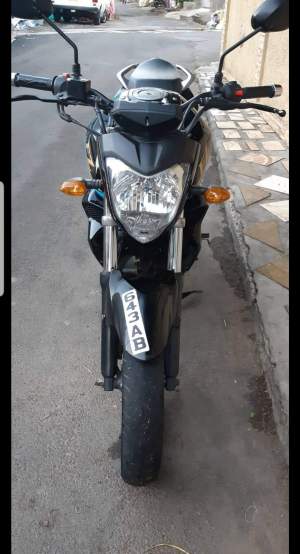 YAMAHA FZ - Sports Bike