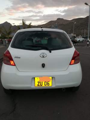 Toyota Vitz - Compact cars on Aster Vender