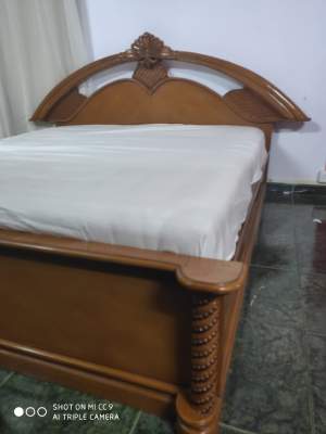 Teak king size bed - Bedroom Furnitures on Aster Vender