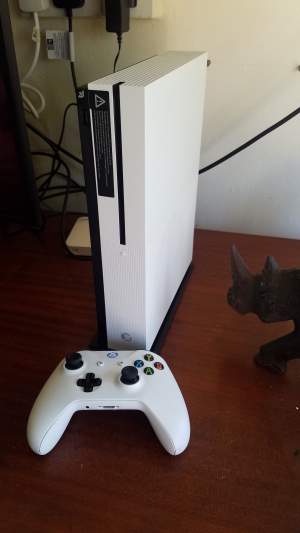 Xbox One S (1TB) - PS4, PC, Xbox, PSP Games on Aster Vender