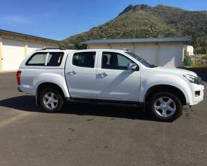 2014 ISUZU D-Max 4x2 Diesel Automatic 47000km - Pickup trucks (4x4 & 4x2) on Aster Vender