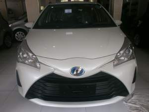 Toyota vitz Hybrid  - Family Cars on Aster Vender