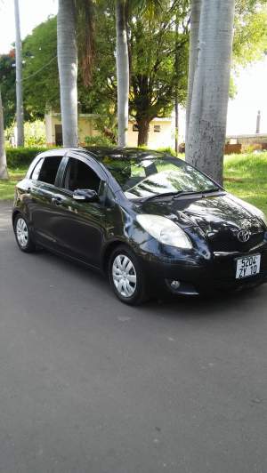Toyota vitz - Compact cars