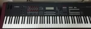 Synthesizer Yamaha MOXF8 - Synthesizer on Aster Vender