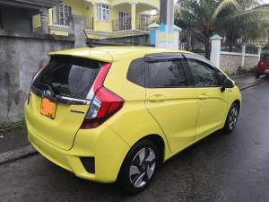 Honda Fit 2013  - Family Cars on Aster Vender