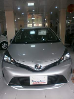 Toyota vitz  - Family Cars on Aster Vender